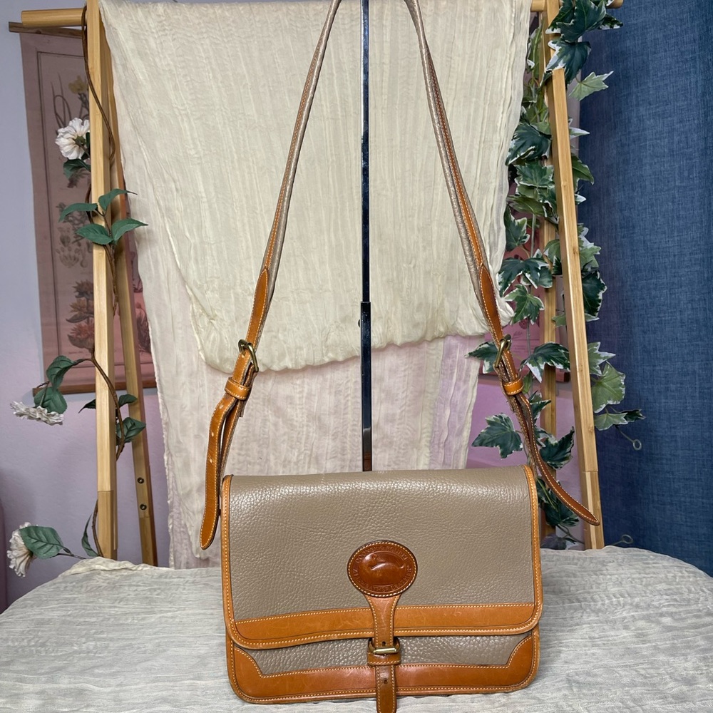 Dooney And Bourke Vintage All Weather Leather Handbag Purse Brown Tan Crossbody